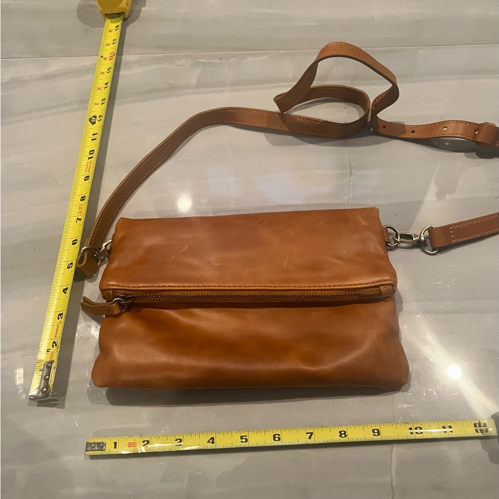 Andar Crossbody Bag